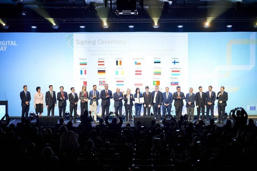 Photo from “EU blockchain efforts and Romania”