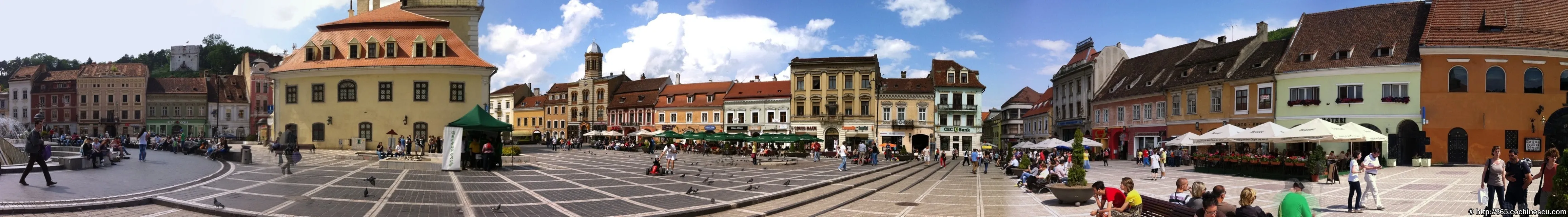 Panorama of Council Square in Brașov on a sunny day.